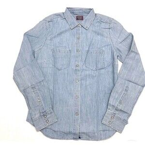 NWT women’s untuckit shirt size 4